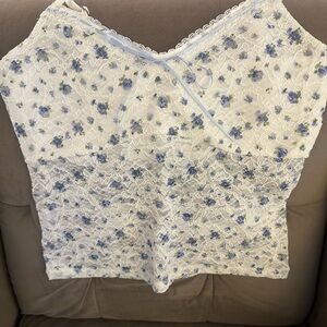 💖 NWT Hollister White Lace Trim Top